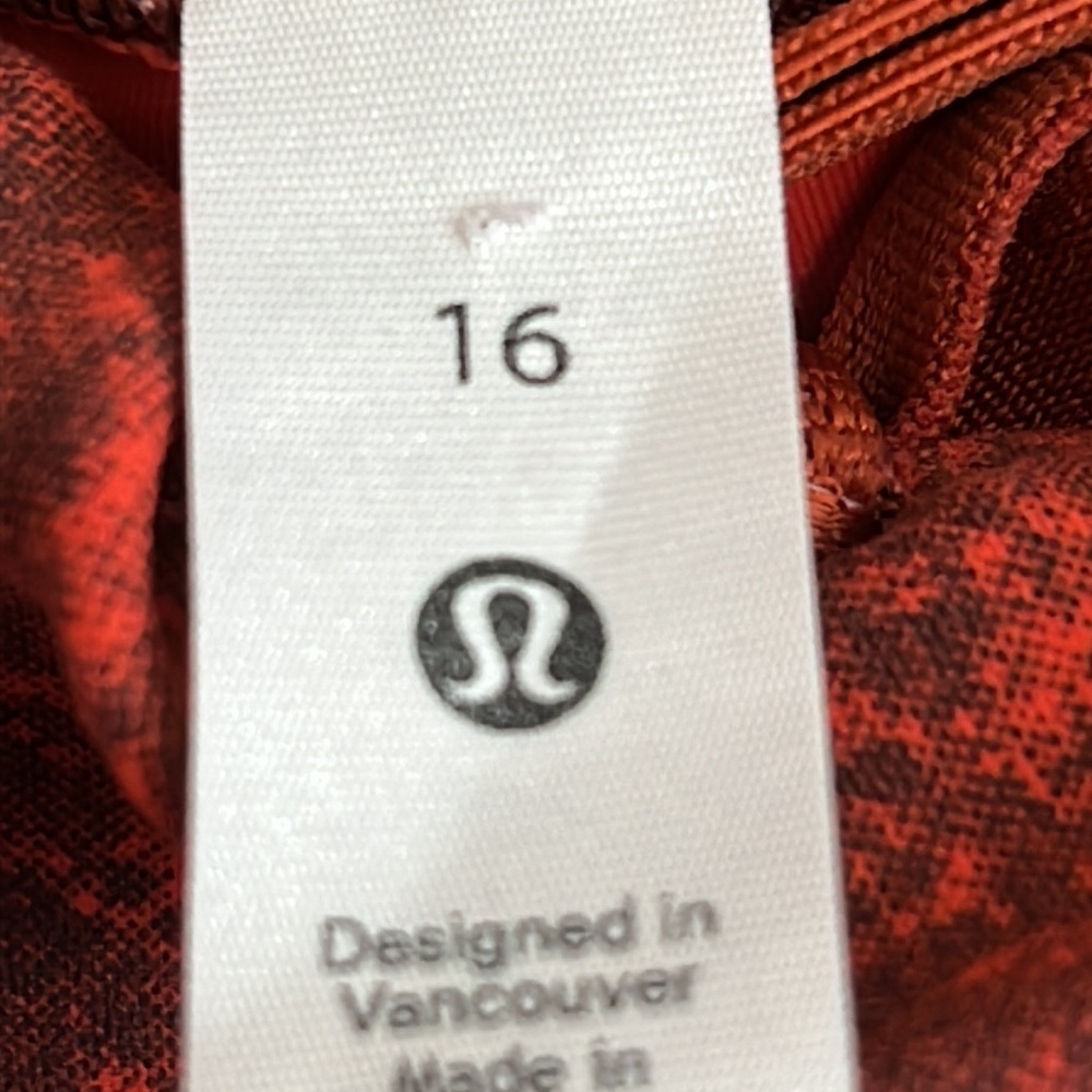 Lululemon Plus 16 /Red Marbled / Cropped Legging/ Adjustable Waist - Picture 2 of 6